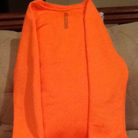 Woman’s MD/M Loose/coupe UA Crew neck Sweatshirt - Picture 2 of 8